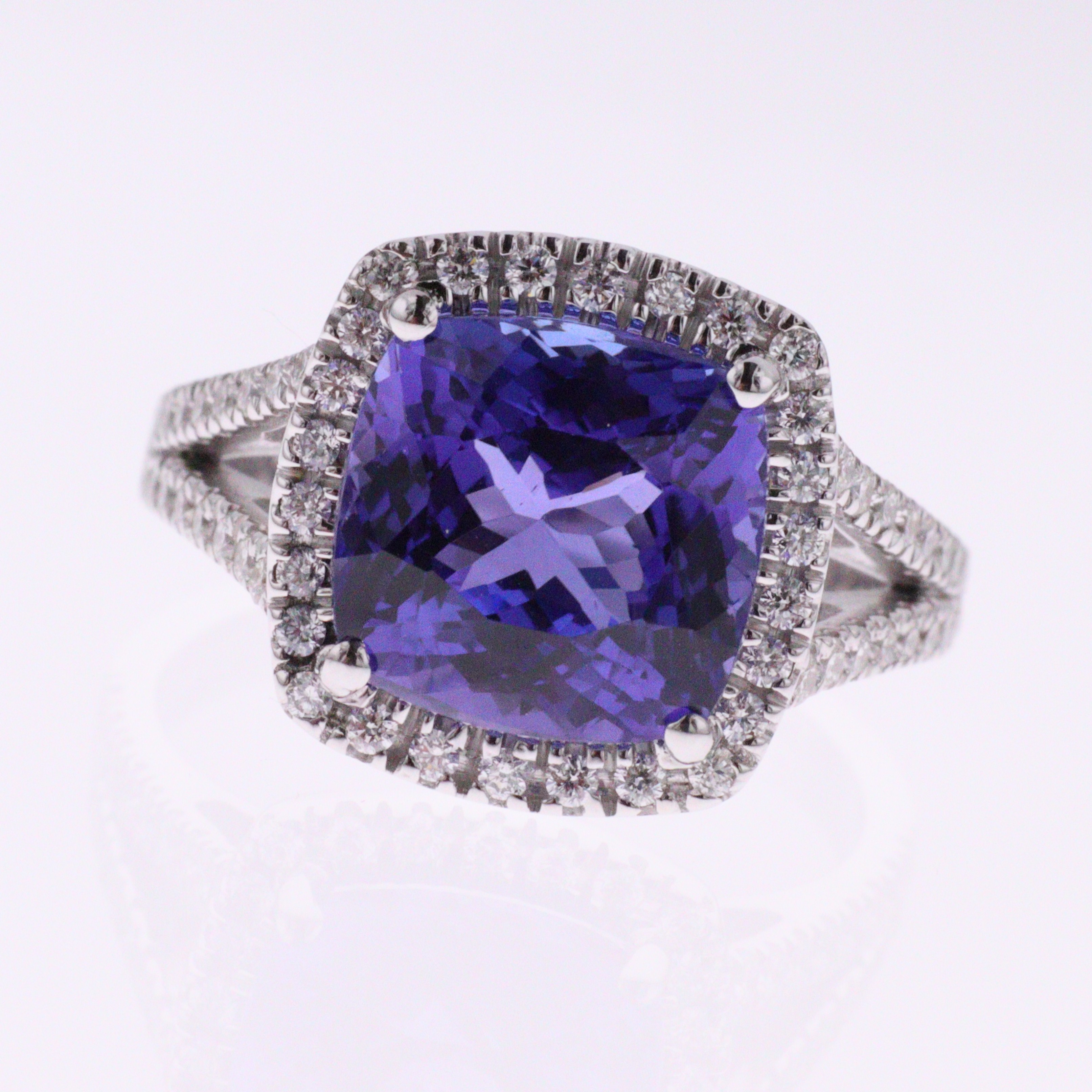 ANELLO IN ORO BIANCO DIAMANTI NATURALI E TANZANITE 